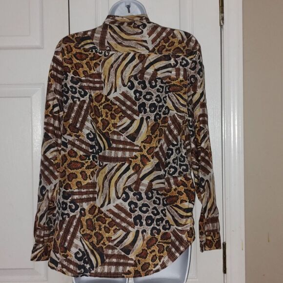 SK Wear Petite multi animal print button down blouse 100% silk  Sz MP NWOT - Picture 3 of 4